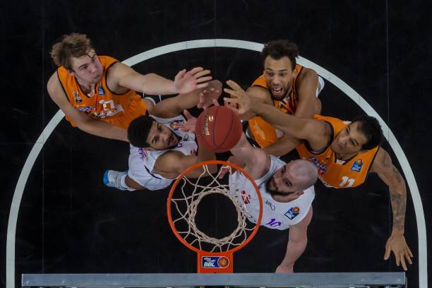 饰地表达了 饰地表达了