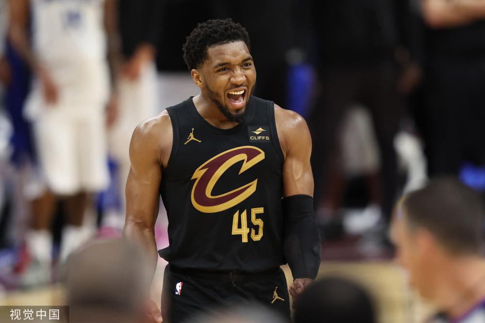 而他在场上 而他在场上