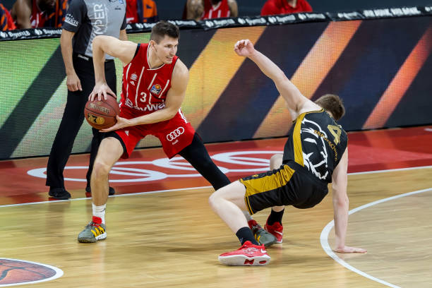 中后卫与边 中后卫与边